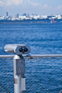 海と双眼鏡